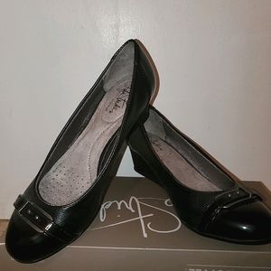 Life Stride Wedge shoes
